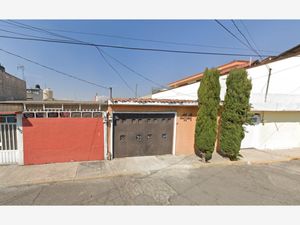 Casa en Venta en Villa de las Flores 1a Sección (Unidad Coacalco) Coacalco de Berriozábal