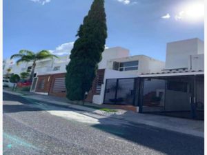 Casa en Venta en Bosques de las Lomas Querétaro