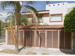 Casa en Venta en Real de Valdepeñas Zapopan