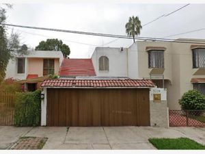 Casa en Venta en La Estancia Zapopan