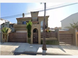 Casa en Venta en Playas de Tijuana Sección Costa de Oro Tijuana