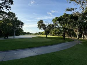 TERRENO EN VENTA EN EL YUCATAN COUNTRY CLUB, VISTA AL CAMPO DE GOLF