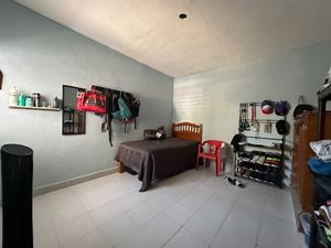 Casa amplia en venta a 4 calles del mar de Telchac