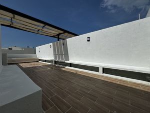 Villa tipo Townhouse en RENTA dentro de privada con amenidades en Cholul, Mérida