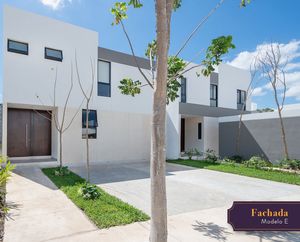 Casa en Venta Privada Palta 152, Cholul, Yucatán. Mod. E