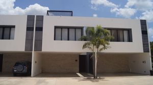 Townhouse en Venta Privada Ya'ax-beh, Cholul en Mérida, Yucatán Mod. A