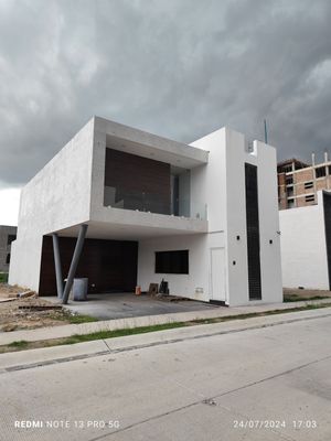 Casa  NUEVA EN RENTA  en St Charbel (NORPONIENTE)