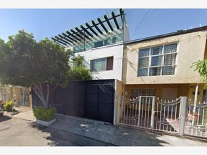 Casa en Venta en Jardines Alcalde Guadalajara