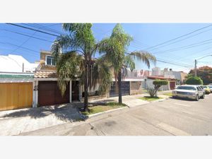 Casa en Venta en Arboledas 1a Secc Zapopan