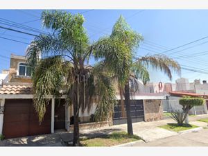 Casa en Venta en Arboledas 1a Secc Zapopan