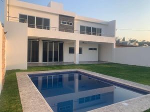 Casa en Venta en Burgos Bugambilias Temixco