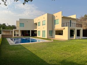 Cuernavaca, casa en venta en Club de Golf