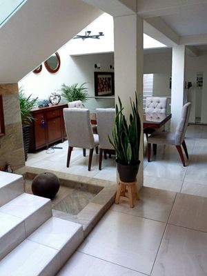 Casa en Venta en Milenio III con Recámara en Planta Baja