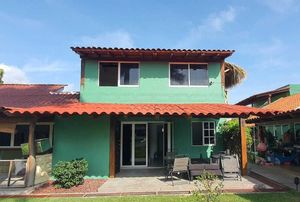 CASA EN VENTA EN MANZANILLO