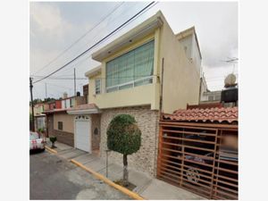 Casa en Venta en Valle de Santa Mónica Tlalnepantla de Baz