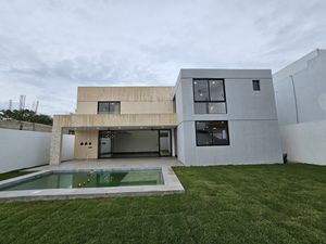 CASA EN VENTA EN RESIDENCIAL LOS LAURELES, MERIDA, YUCATAN