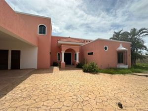 CASA EN VENTA EN PRIVADA LAS MARGARITAS, CHOLUL, YUCATAN