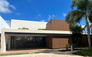 Casa Residencial en privada, Montes de Ame, Mérida, Yucatán.