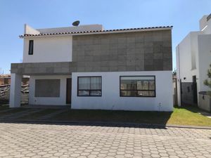 Casa en Venta en San Miguel Totocuitlapilco Metepec