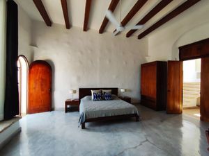 ESPECTACULAR CASA COLONIAL EN VENTA MERIDA CENTRO SANTA LUCIA (AVC-2281)