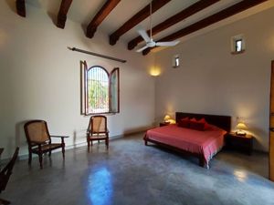 ESPECTACULAR CASA COLONIAL EN VENTA MERIDA CENTRO SANTA LUCIA (AVC-2281)