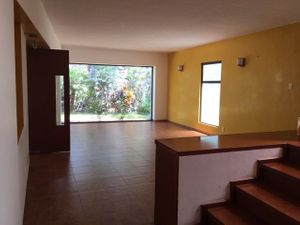 EN VENTA CASA EN  PRIVADA CON EXCELENTE UBICACION.