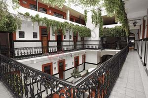 Hotel en Venta en Centro Histórico de Puebla, Ideal para Remodelación.