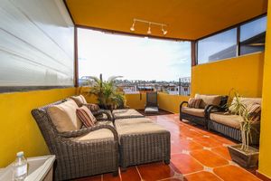 MG Casa Jacuzi Townhome en el Desarrollo Zirandaro!