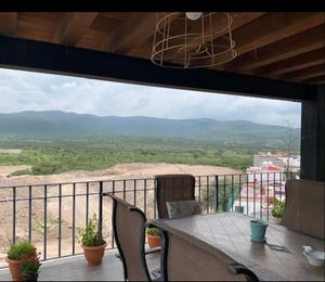 ¡SE RENTA Penthouse Exclusivo, en La Escondida con vistas a la Montaña! GCP