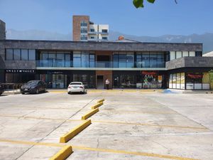 RENTA DE LOCAL COMERCIAL EN PRIMER NIVEL  EN PLAZA DE VASCONCELOS