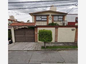 Casa en Venta en Jardines de San Mateo Naucalpan de Juárez