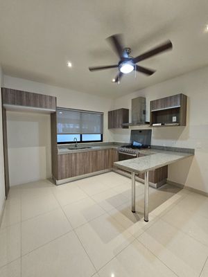 Casa en VENTA de 4 habitaciones en Temozón Norte.