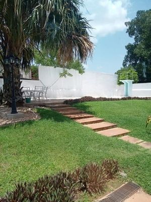 CASONA REMODELADA EN RENTA CENTRO DE MÉRIDA