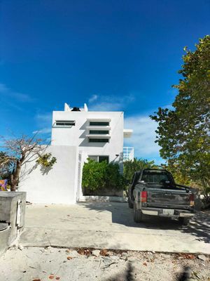 Casa en primera fila de la playa en venta en Telchac Puerto