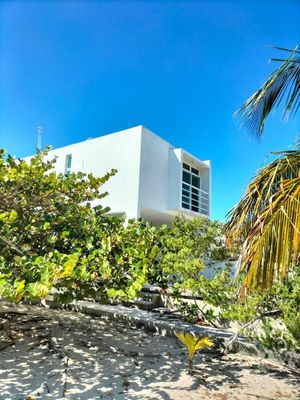 Casa en primera fila de la playa en venta en Telchac Puerto