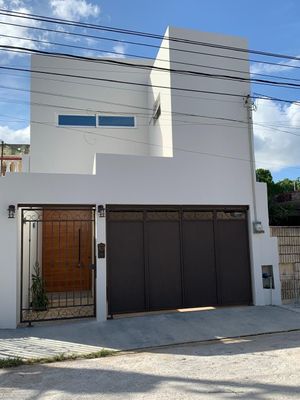 Casa recién remodelada en venta en García Ginerés