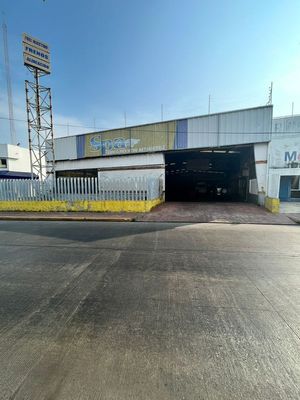 SE RENTA BODEGA A 5 MINUTOS DEL PUERTO PESQUERO