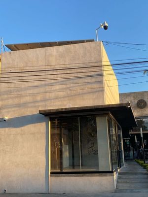 SE RENTA LOCAL COMERCIAL EN PLAZA