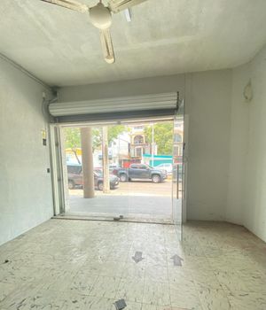 SE RENTA LOCAL COMERCIAL EN AVENIDA PRINCIPAL