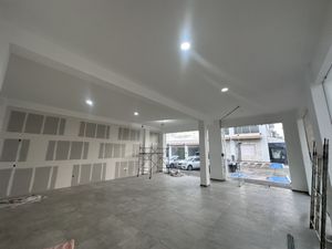 Local comercial en renta Plaza La Cantera