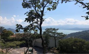 Terreno con vista al lago