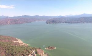 Terreno con vista al lago