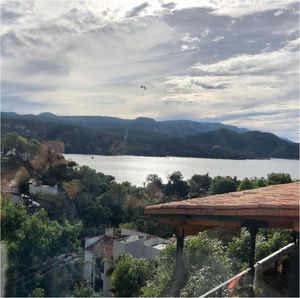 Casa en venta en Valle de Bravo.