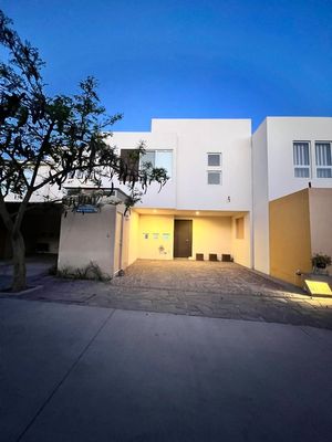 Hermosa casa estilo Campestre en Residencial El Encanto