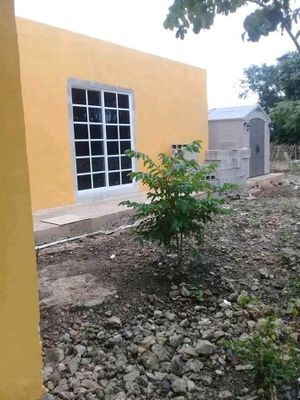 CASA CON TERRENO EXCEDENTE DE 20 X 50 IDEAL PARA QUINTA EN UCU YUCATAN