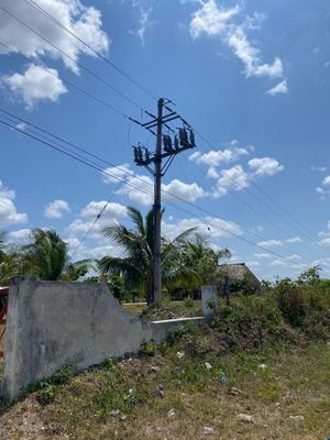 Rancho cerca de Merida propiedad privada  piscina alberca luz sobre carretera