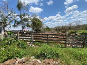 Rancho cerca de Merida propiedad privada  piscina alberca luz sobre carretera