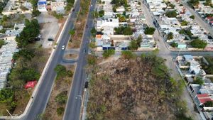 TERRENO DE USO COMERCIAL SOBRE AVENIDA DE 20 X 50 EN CD CAUCEL