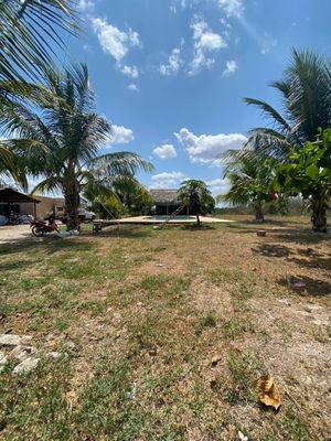 Rancho cerca de Merida propiedad privada  piscina alberca luz sobre carretera