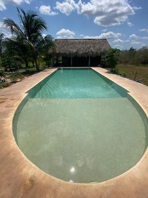 Rancho cerca de Merida propiedad privada  piscina alberca luz sobre carretera